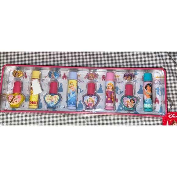 Disney Lip Smacker 4 Lip Gloss, 4 Nail Polish&4 Ring 12 Pieces Set Blue Tin. new - Picture 15 of 16